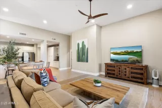 Photo #6: 6943283 Listing