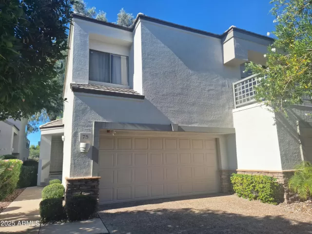 MLS: 6943301 Condo For Sale