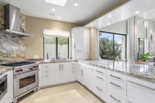 Photo #3: 6943342 Listing