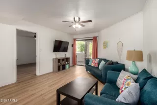 Photo #5: 6943351 Listing