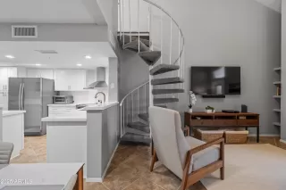 Photo #2: 6943392 Listing 