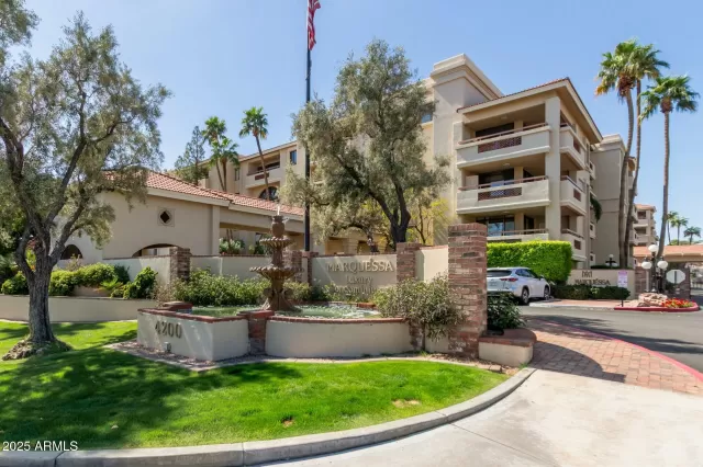 MLS: 6943438 Condo For Sale