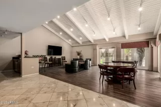 Photo #4: 6943438 Listing