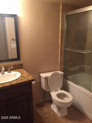 Photo #5: 6943470 Listing