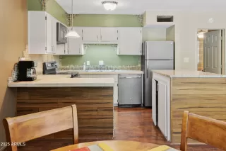 Photo #6: 6943472 Listing