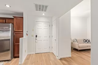 Photo #4: 6943535 Listing