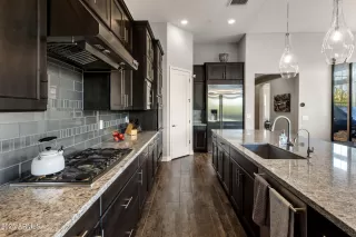 Photo #3: 6943571 Listing