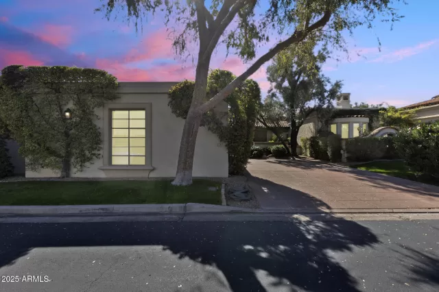 MLS: 6943740 Condo For Sale