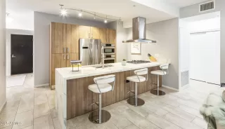 Photo #3: 6943821 Listing