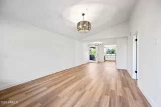 Photo #3: 6943846 Listing