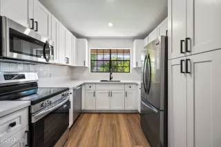 Photo #5: 6943846 Listing