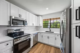 Photo #6: 6943846 Listing