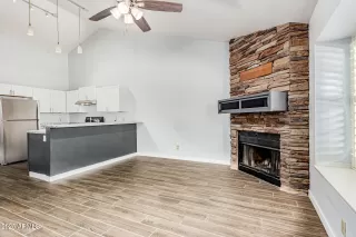 Photo #2: 6943940 Listing