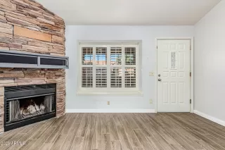 Photo #4: 6943940 Listing