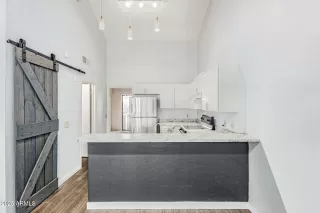 Photo #6: 6943940 Listing