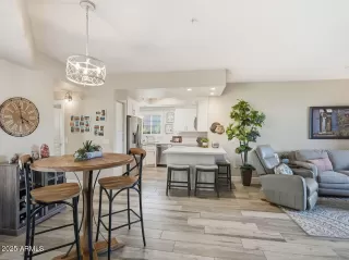 Photo #5: 6944013 Listing