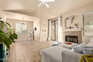 Photo #5: 6944176 Listing