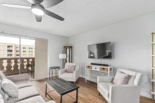 Photo #2: 6944219 Listing