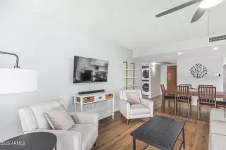 Photo #3: 6944219 Listing