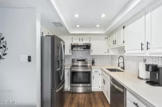 Photo #6: 6944219 Listing