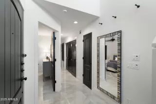 Photo #3: 6944302 Listing