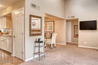 Photo #3: 6944317 Listing