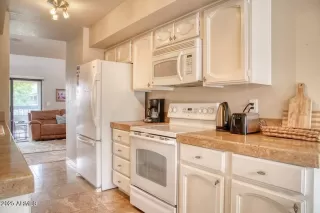 Photo #6: 6944317 Listing