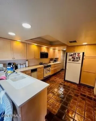 Photo #2: 6944327 Listing