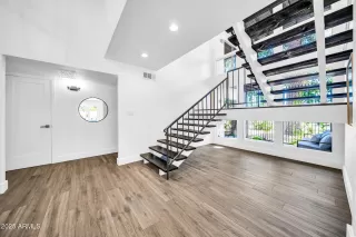 Photo #3: 6944410 Listing 