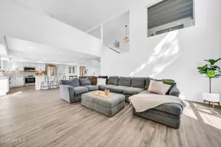 Photo #6: 6944410 Listing 