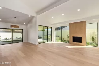 Photo #4: 6944418 Listing 