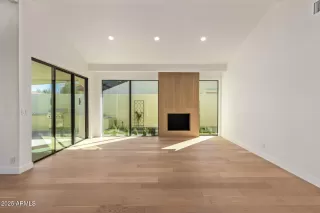 Photo #6: 6944418 Listing 