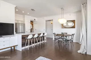 Photo #4: 6944440 Listing