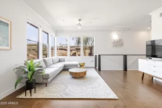 Photo #6: 6944440 Listing