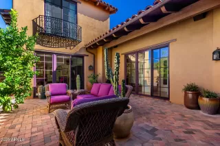 Photo #4: 6944504 Listing