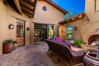 Photo #5: 6944504 Listing