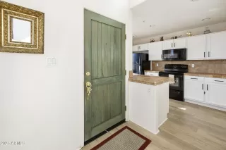 Photo #6: 6944613 Listing