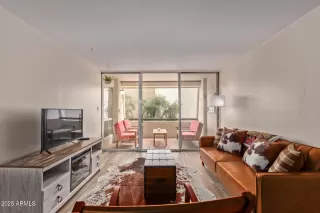 Photo #2: 6944734 Listing 