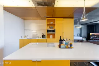 Photo #3: 6944913 Listing