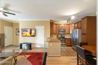 Photo #6: 6944976 Listing