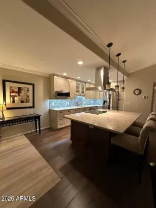 Photo #4: 6945119 Listing 