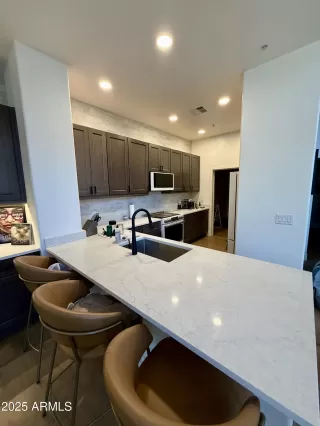 Photo #1: 6945169 Listing