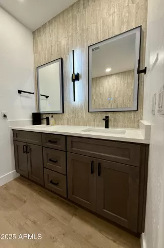 Photo #6: 6945169 Listing