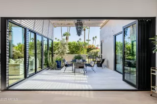 Photo #1: 6945503 Listing 