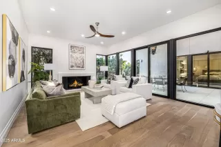 Photo #2: 6945503 Listing 