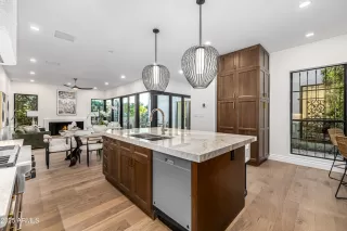 Photo #4: 6945503 Listing 