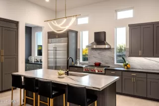 Photo #1: 6945676 Listing 