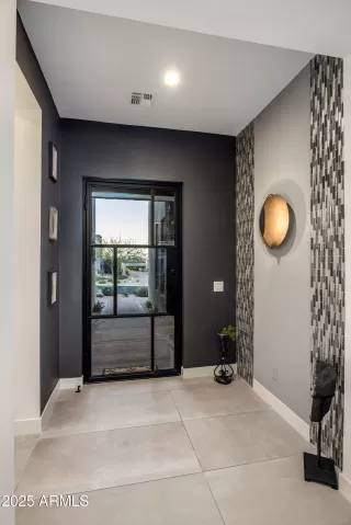 Photo #5: 6945676 Listing 