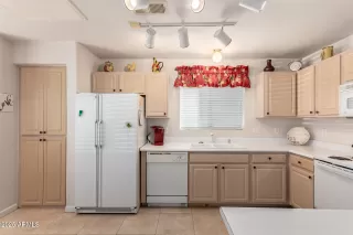 Photo #4: 6945707 Listing 