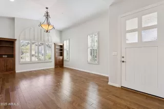 Photo #3: 6945713 Listing 